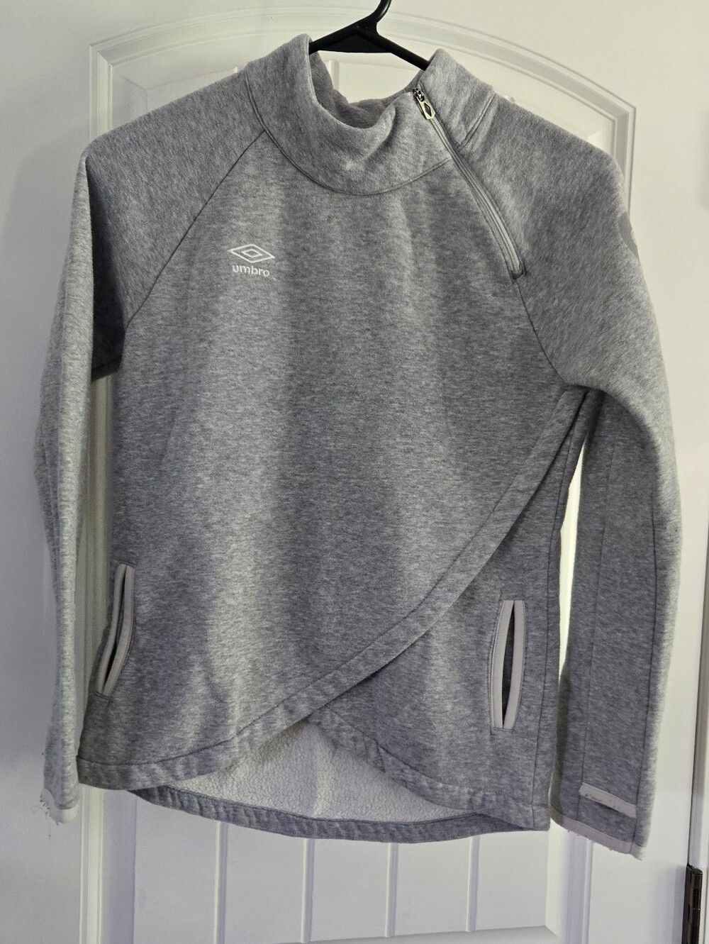 Umbro Gray Asymmetrical Crossover Fleece Pullover Sweatshirt Mock Neck 12